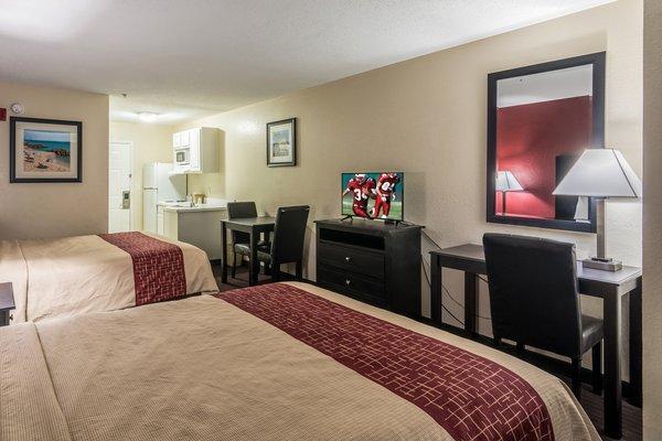 Red Roof Inn & Suites Pensacola-Nas Corry Beach Haven Екстериор снимка