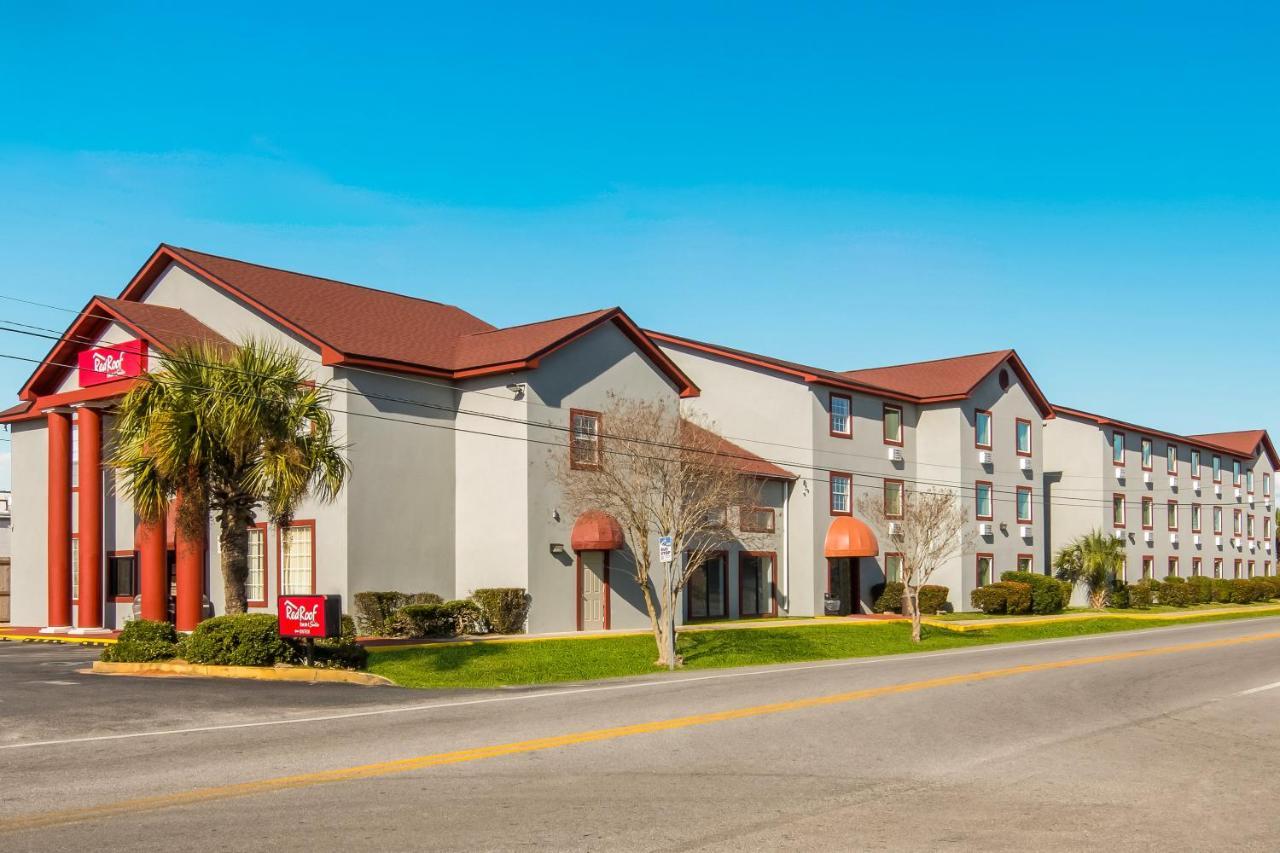 Red Roof Inn & Suites Pensacola-Nas Corry Beach Haven Екстериор снимка