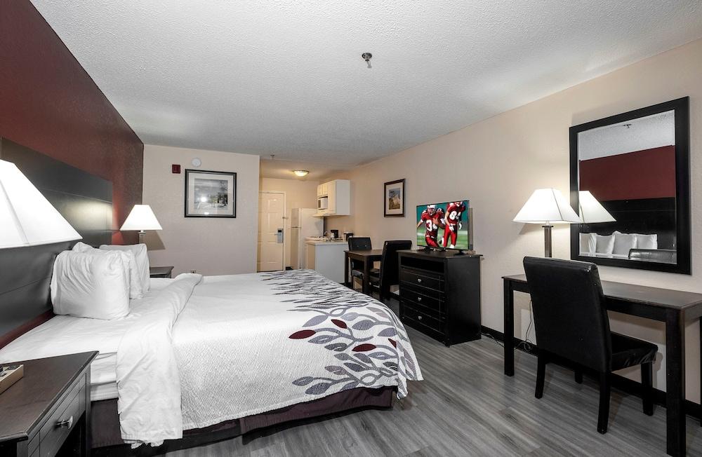 Red Roof Inn & Suites Pensacola-Nas Corry Beach Haven Екстериор снимка