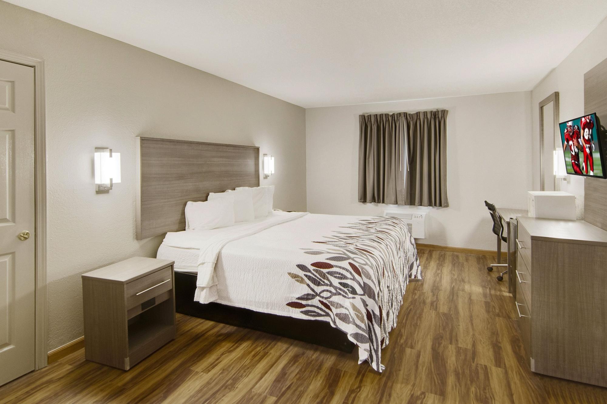 Red Roof Inn & Suites Pensacola-Nas Corry Beach Haven Екстериор снимка