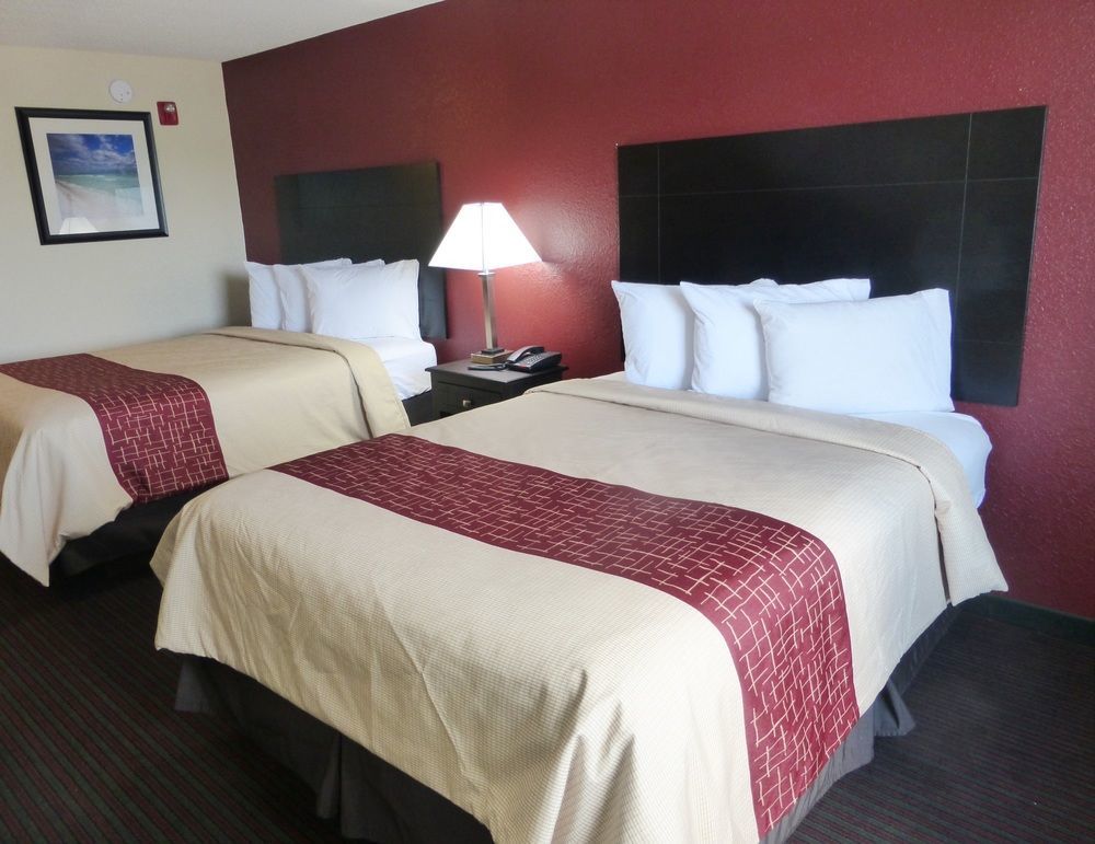 Red Roof Inn & Suites Pensacola-Nas Corry Beach Haven Екстериор снимка