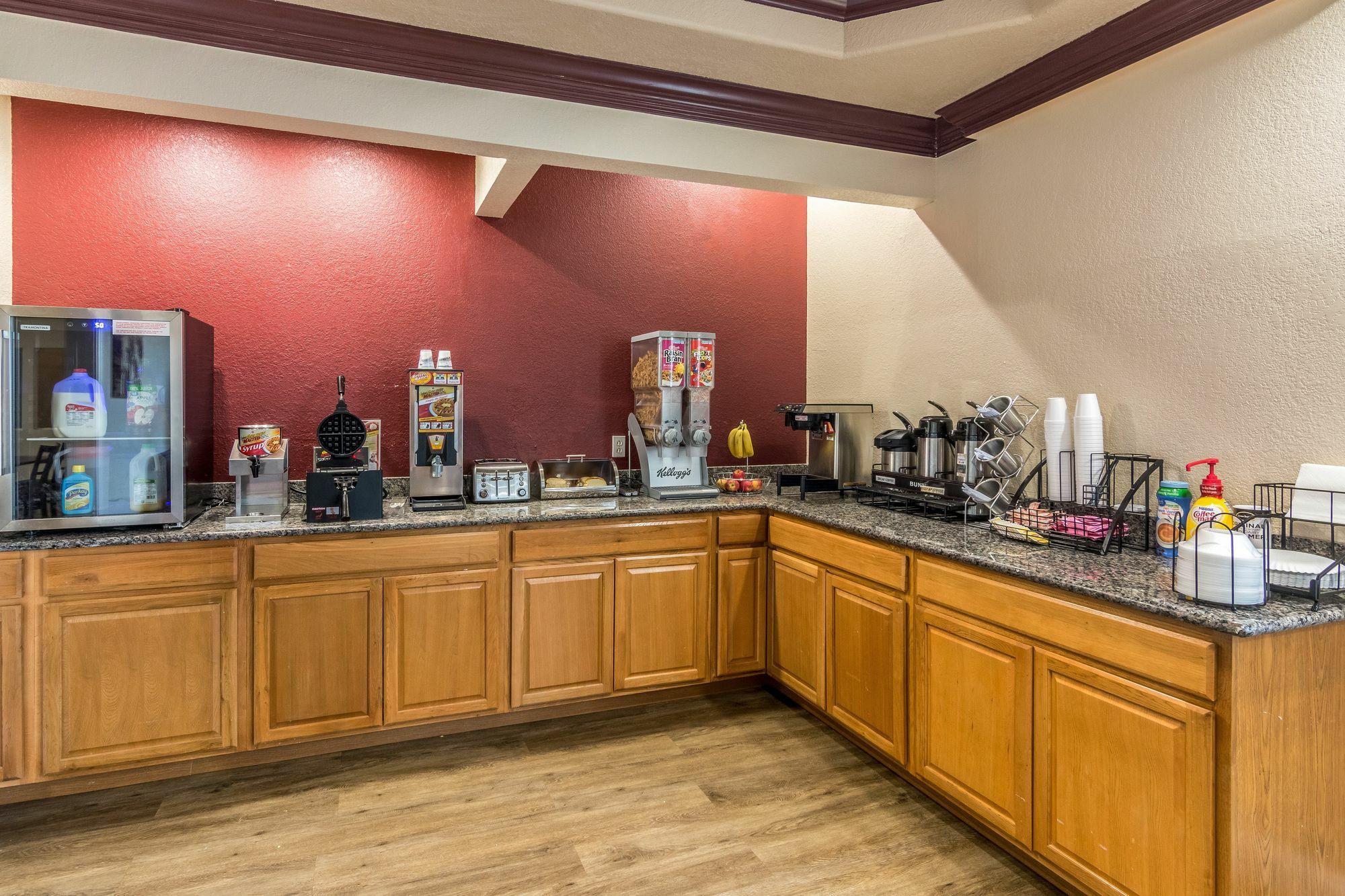 Red Roof Inn & Suites Pensacola-Nas Corry Beach Haven Екстериор снимка